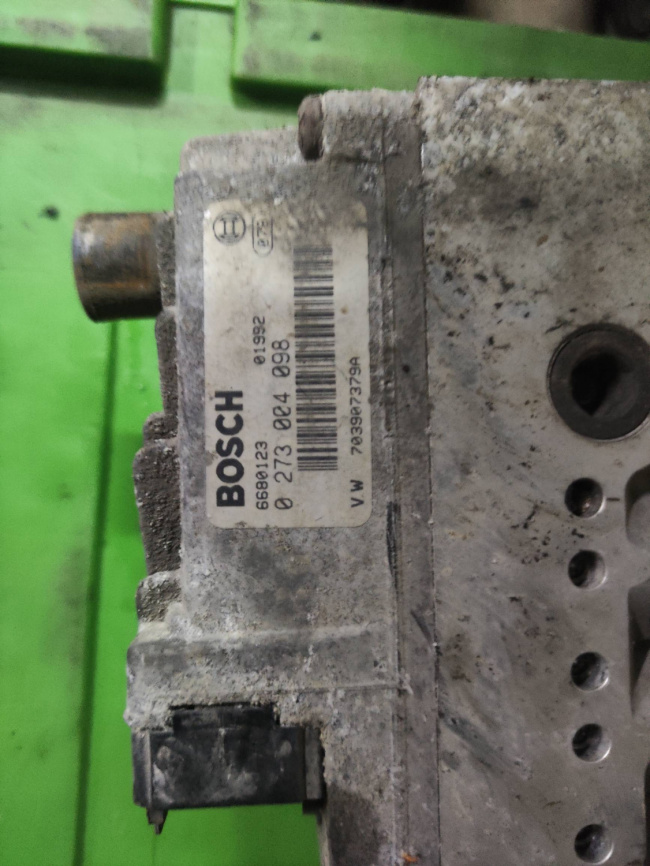 Блок управления ABS Bosch 0 273 004 098 VW Transporter T4 Б/У, ZZZ1UT2GDC3J0TDB, 701614111D, ZZZSR56LDFIM4HC фото 1